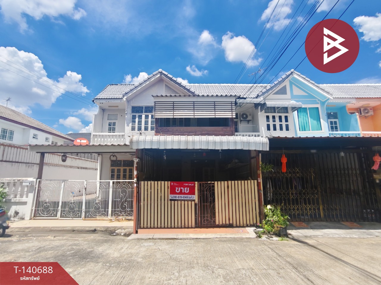 2-story townhouse for sale, Yu Charoen Village 4, Lam Luk Ka, Pathum Thani.