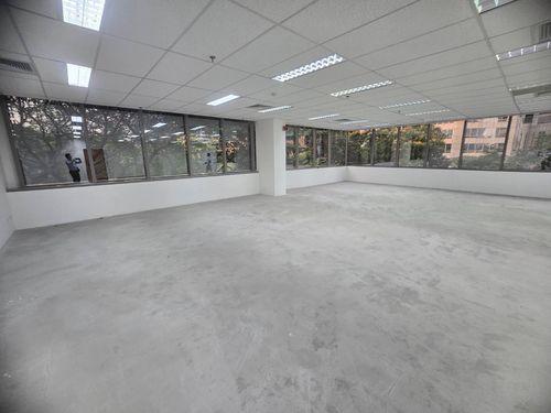 208 Wireless Office For Rent 175sqm 1,400 per sqm or 245,000 per month