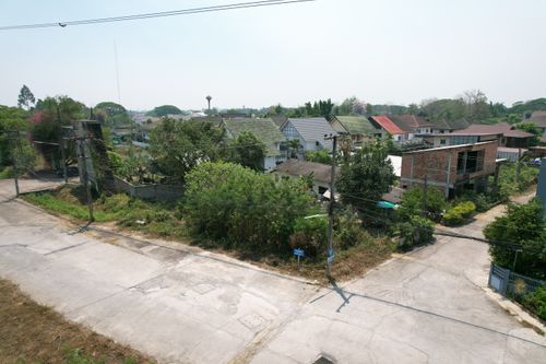 Rare Corner Plot! 105.3 Sq.Wah Land for Sale in Namphueng Village, Nong Phueng, Saraphi, Chiang Mai – Just 600 meters from Chiang Mai–Lamphun Road