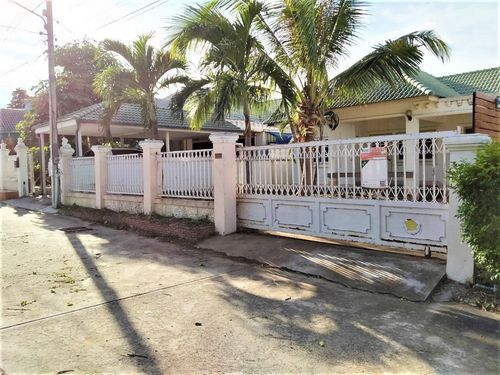 Single house for sale, Thipwan Village 4, Irrigation Canal Road, Hua Hin, area 60.00 sq m. Special price, negotiable.