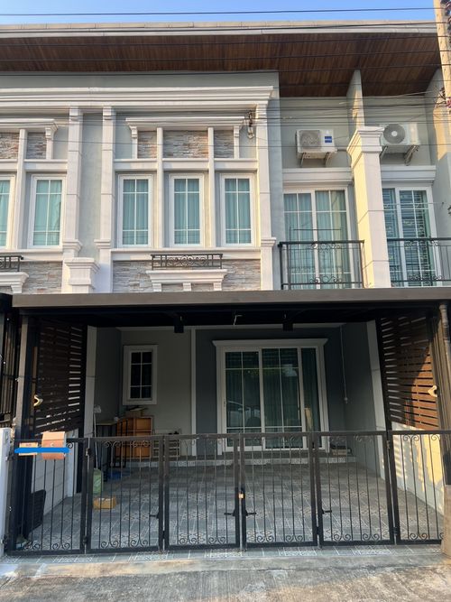 ขายด่วน ราคาดี Golden Town 3 บางนาสวนหลวง พร้อมอยู่ พร้อมเฟอร์ ทำเลดี ใกล้ airport link ทับช้าง