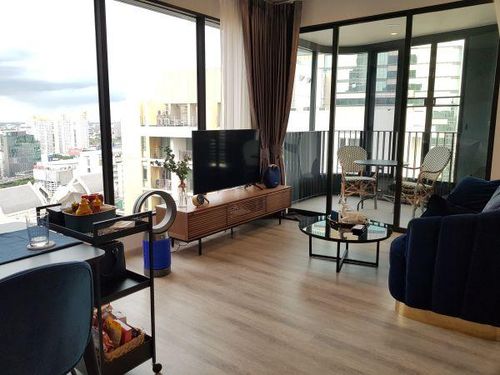 Urgent SELL - 11.8 MB Negotiable (2 Bed 56 Sqm) @MRT Petchaburi