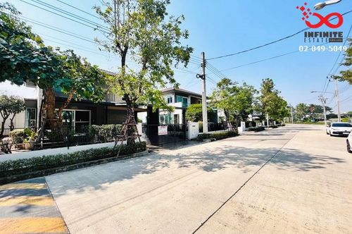 2-story detached house for sale, Chaiyaphruek, Ramintra, Soi Phraya Suren 30.
