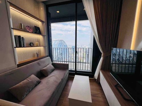 ขายพร้อมผู้เช่า 7.8 ล้านบาท — ห้อง Top Floor วิวเมืองพาโนรามา 360° ใกล้ BTS เพียง 90 เมตร ห้องสวย เฟอร์ครบ