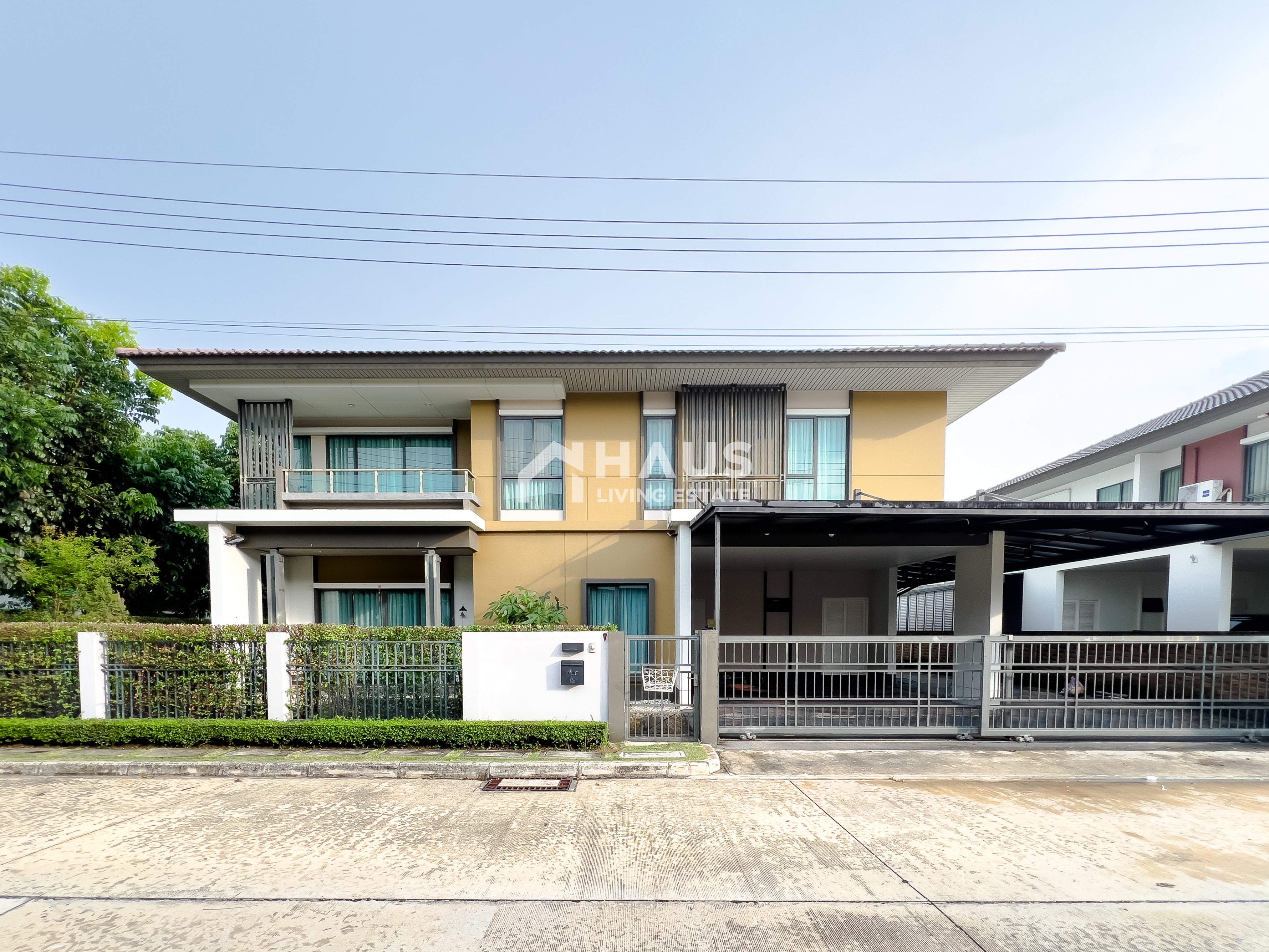 🚨 Rare items at great prices! Corner plot near the central garden. (Answering the needs of every generation) 🔥 Single house for sale Burasiri Ratchaphruek 345 🔥 Burasiri Ratchaphruek 345 / 4 bedrooms #HRP3056