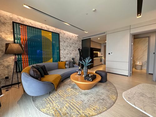 The Room Sukhunvit38  superior privacy.  Spacious space