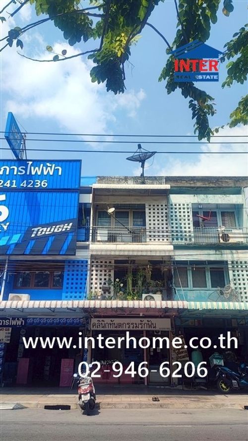 Commercial building, 3 floors, 13.3 sq m. Commercial building, Samsen Road, Soi Amnuay Songkhram. Near Rak Fun Clinic, Samsen Road, Amnuay Songkhram Road, Dusit District, Bangkok