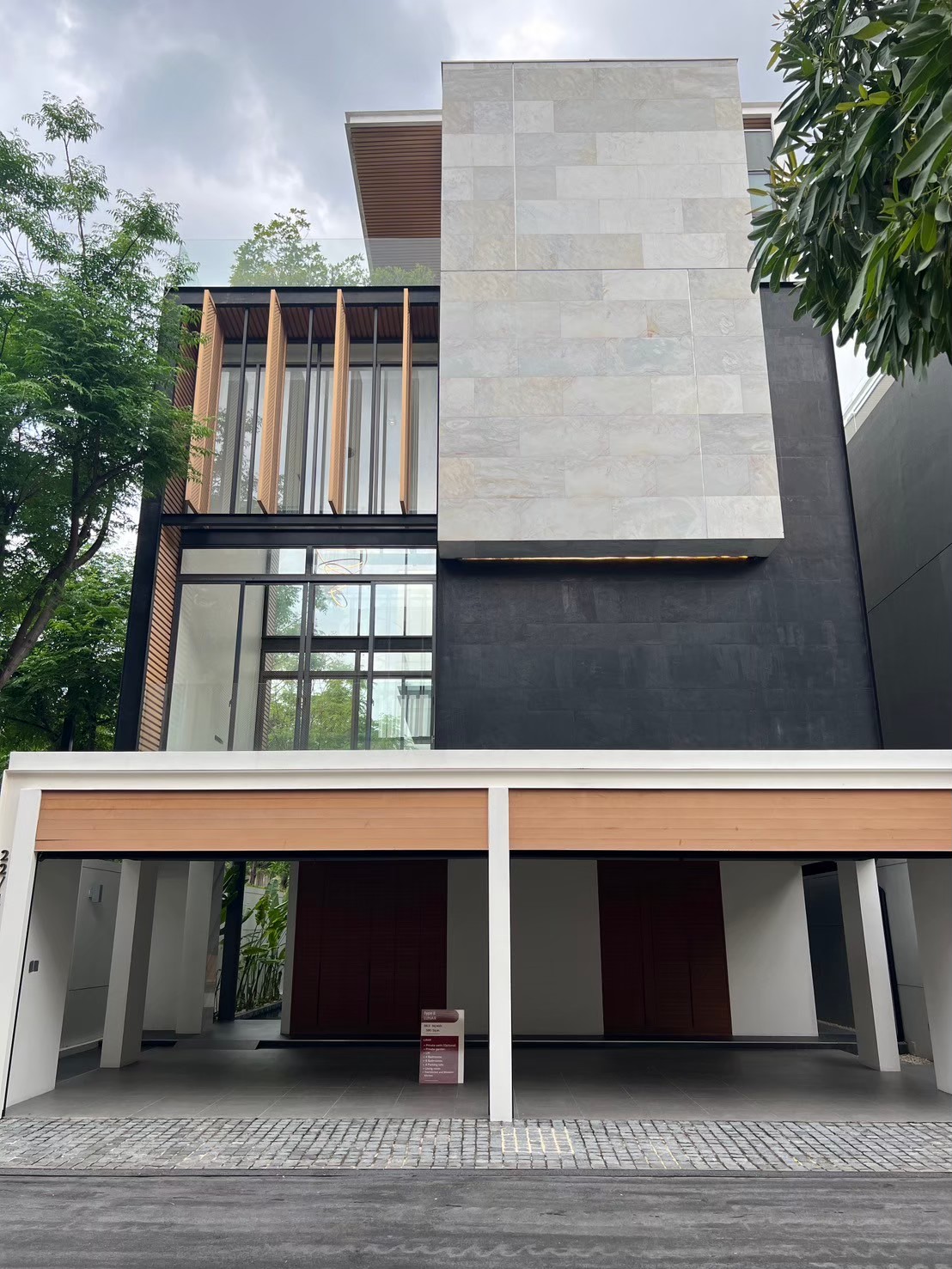[For sale] 4-story luxury detached house "The Primary V Kaset-Nawamin" LUNAR house model with private swimming pool | The ultimate in privacy in a potential location | Private elevator complete with family functions