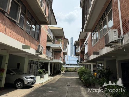 Boutique Commercial Space For Rent in Brown Brick Apartment, Soi Thonglor 20, Khlong Tan Nuea, Watthana, Bangkok