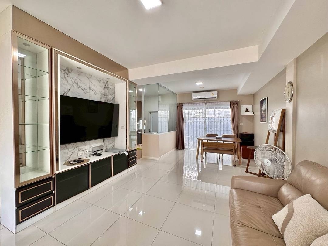 💥ForRent💥3Bed • Indy Bangna-Ramkhamhang2 🏡 Near Mega Bangna‼️ Pet Friendly 🐶 Ready to move in ‼️ Fully Furnished ✨