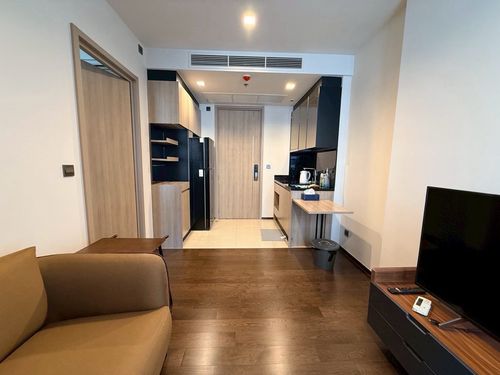Urgent sale The Line Ratchathewi 1 bedroom 33.52sqm Swimming Pool and Garden View Contact 065-642-3569 HOT DEAL THE LINE RATCHATHEWI FOR SELL 1 Bedroom 33.52sqm Swimming Pool and Garden View Contact 065-642-3569