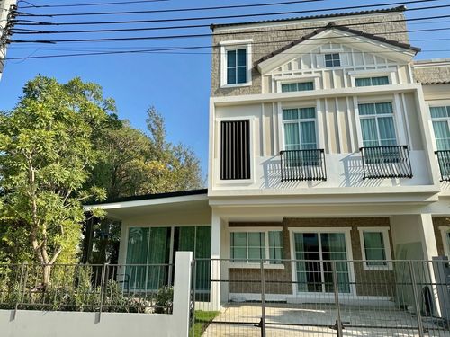 💥ForRent💥3Bed Duplex • Indy2 Bangna-Ramkhamhang 2 🏡 Near Mega Bangna 🛒 Corner House 🛁 Bathtub 🌟Beautifully decorated 🌟 Ready to move in ‼️