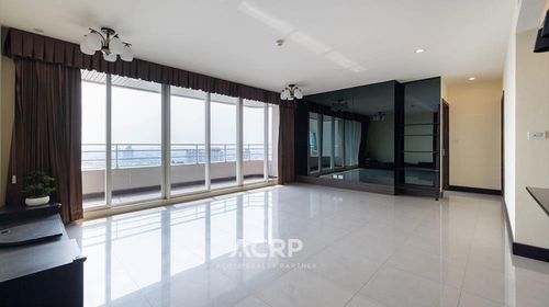 ขายคอนโดหรู Watermark Chaophraya River 3 ห้องนอน, 3 ห้องน้ำ(และ 1 ห้องนอนเมทพร้อม 1 ห้องน้ำ)