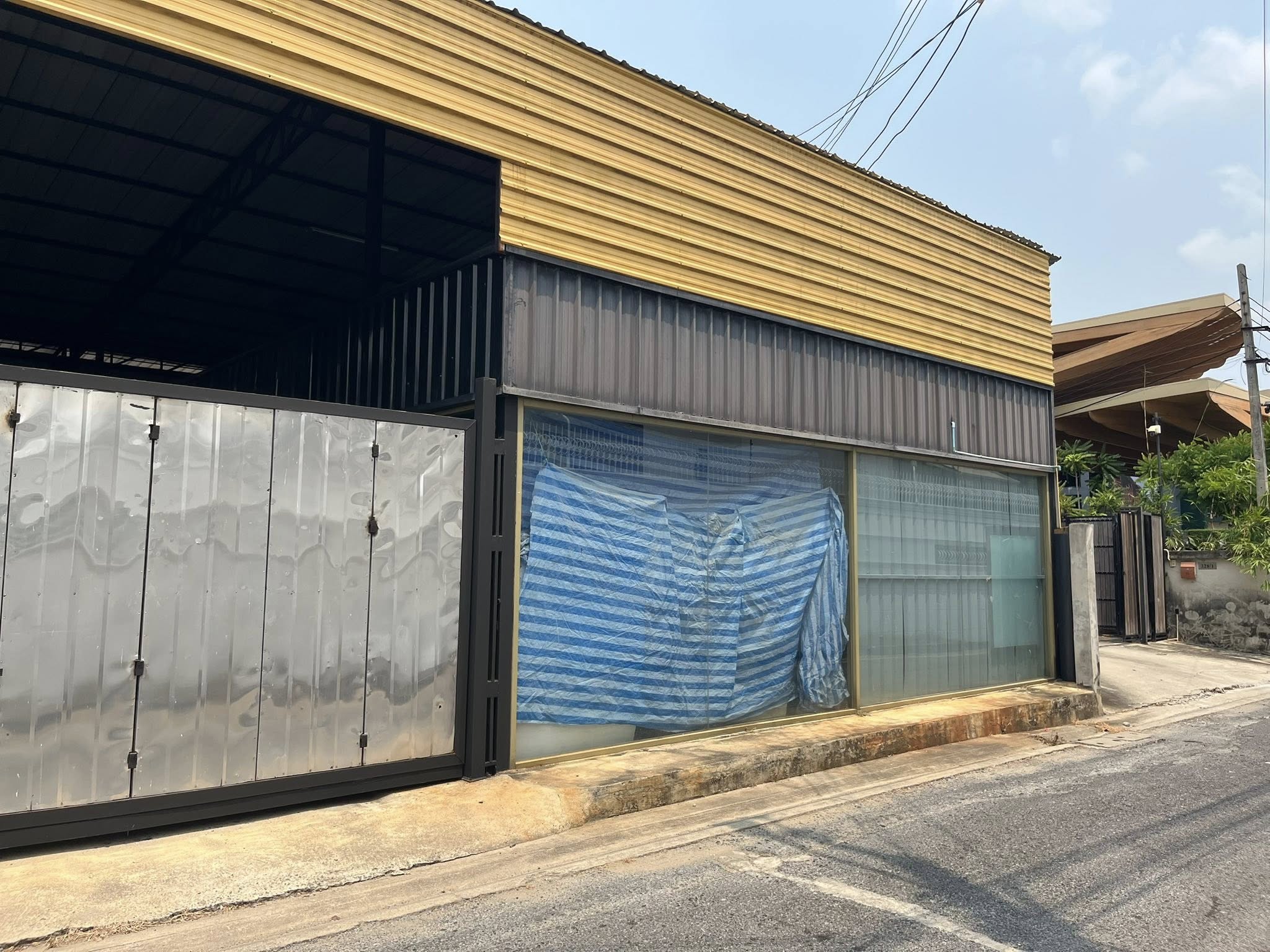 ปล่อยเช่า 📦 โกดัง ออฟฟิศ ขนาด 225 ตรม 📍 ศรีนครินทร์ 24, อ่อนนุช 39