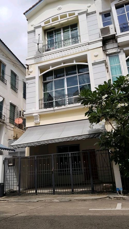 Baan Klang Muang Ladprao 71 (บ้านกลางเมืองลาดพร้าว 71)
