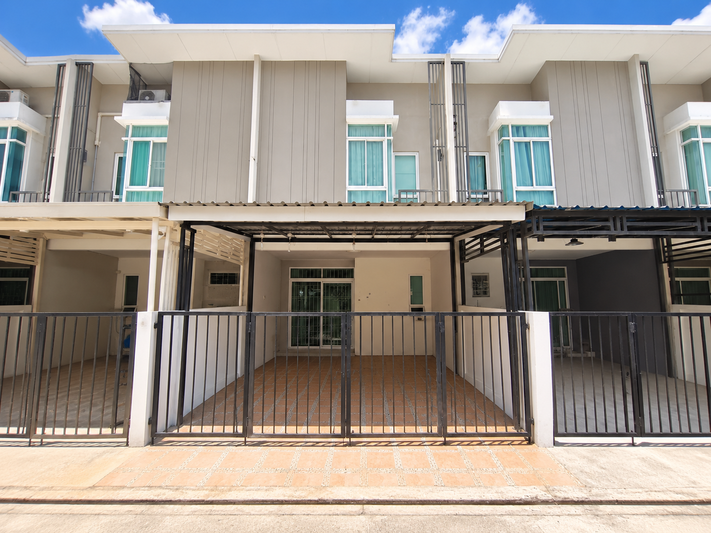 2-Storey Townhome in Ramintra – The Perfect Balance of Price &amp; Lifestyle