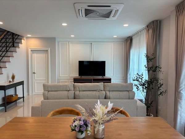 🏡 出租豪华独栋别墅 Centro Bangna