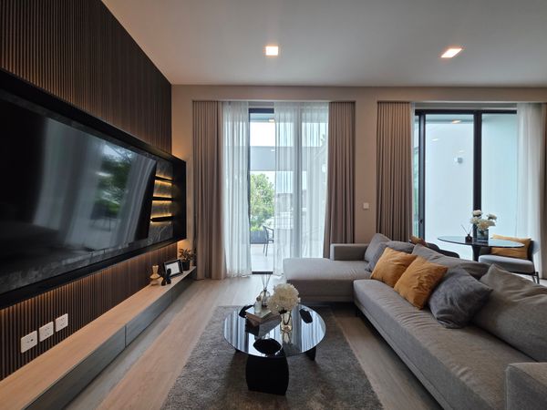 ✨ The Masterpiece! VIVE Krungthepkreetha | Rare 104 sqw Corner Plot 💎 Private Elevator &amp; Lush Garden 🔥 Sale/Rent 