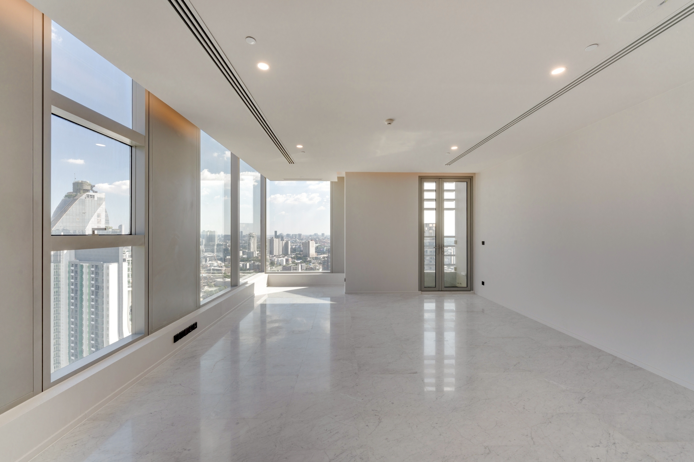 [FOR SALE] The Zenith of Thonglor: ULTIMATE PENTHOUSE | 360° Panoramic River View 💎 Wide room, beautiful view, full central area, close to BTS Thonglor only 40 meters.