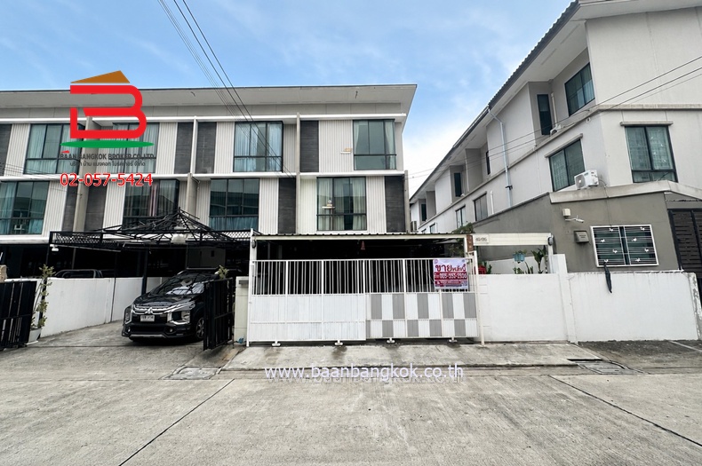 Townhome Pruksa Ville 81 Ramkhamhaeng-Seri Thai (Soi Seri Thai 81), area 43 sq m., near Siam Park, Seri Thai Road, Khan Na Yao Subdistrict, Khan Na Yao District.