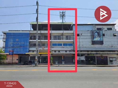 Commercial building for sale, 3.5 floors, area 44 sq m, Samet, Chonburi, good location.