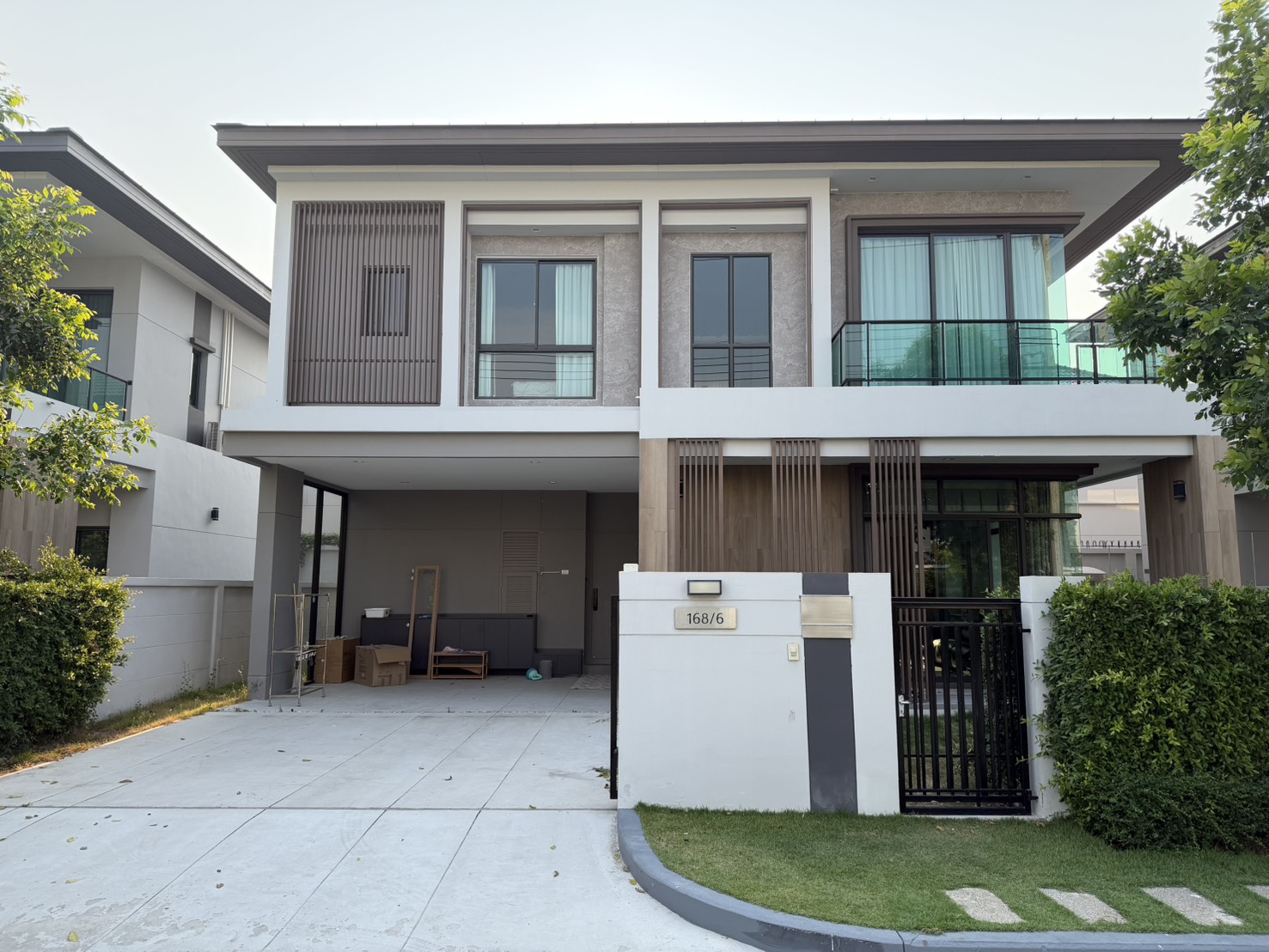 Urgent sale, detached house 232 sq m., 3 bedrooms, 4 bathrooms, with a relaxation corner on the upper floor. Fully decorated, ready to move in Welcome you to visit perfection.
