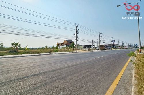 Land for sale, 10 rai 70 sq m, Cha-am, Phetchaburi, next to Petchkasem Road, wide frontage, suitable for investment.