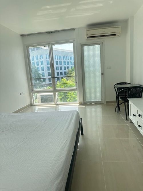 (Code S5486) Condo for sale, project I - House Laguna Garden: I - House Laguna Garden // Condo with places to eat and travel, location in the middle of the city.