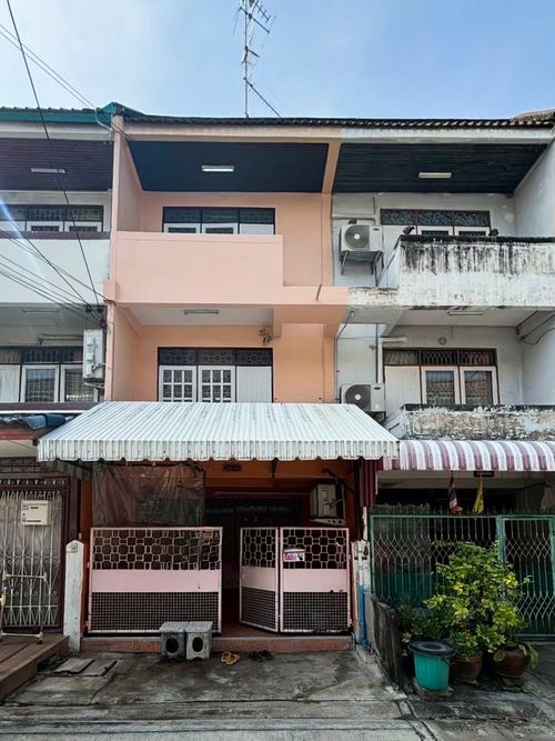 ทาวน์เฮ้าส์ วชิรธรรมสาธิต 15 / 2 ห้องนอน (ขาย), Townhouse Wachiratham Sathit 15 / 2 Bedrooms (FOR SALE) GNG131