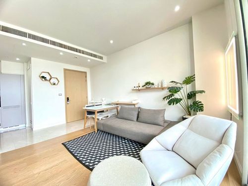 For rent: Magnolias Waterfront, 1 bedroom.