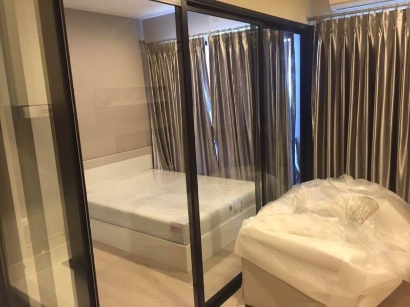 97710 - Urgent sale Condo Condolette Midst Rama 9 (Condolette Midst Rama 9), condo in the heart of New CBD! High floor, beautiful view, next to MRT Rama 9, only 150 meters.