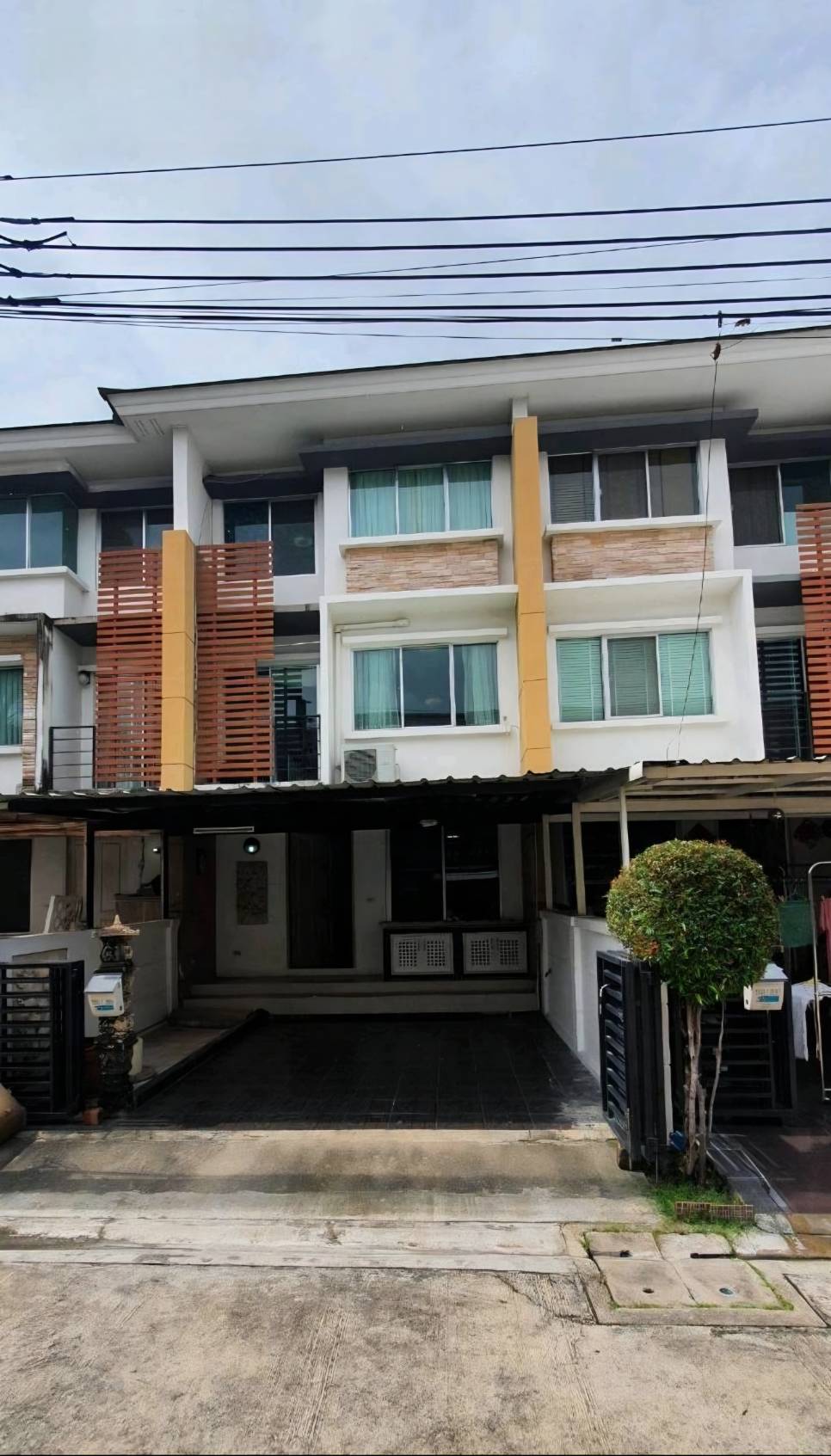 Townhome for rent, Town Plus Phetkasem-Bang Khae, near MRT Phasi Charoen, only 4 minutes.