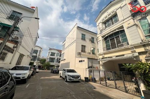 ขายทาวน์โฮม 3.5ชั้น บ้านกลางเมือง ลาดพร้าว 71 นาคนิวาส 11 ใกล้ MRT ลาดพร้าว 