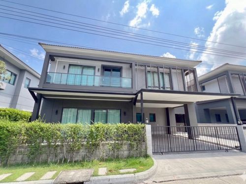 Selling Centro Bangna, condition 99%, rarely lived in. Complete beautiful decorations in one place.