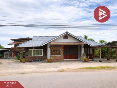 Single house with land for sale, area 1 rai, Taphong, Rayong.