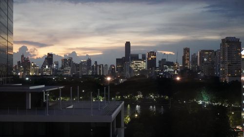 🌇 Condo for Rent Sukhumvit 16 | Lake Avenue | 1 Bedroom 96 Sq.m. | 55,000 THB 🌇
