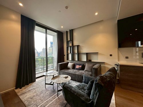 LTHC15205 – Luxury Condo Pet-Friendly for Rent Chidlom | City Lifestyle Best Value | Near BTS Chidlom | 120,000 THB | Luxury condo for rent, Chidlom, pets allowed, premium location, good value, near BTS Chidlom.
