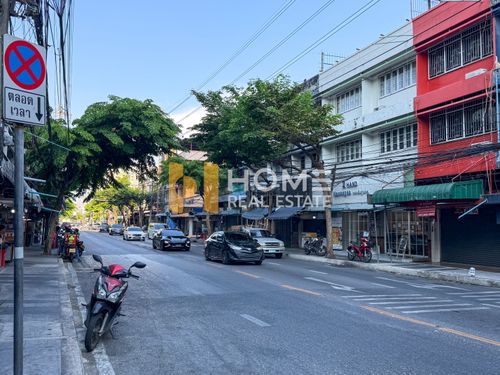 Commercial Building 3 units Soi Sukhumvit 101/1 / 2 bedrooms (for sale), Commercial Building Soi Sukhumvit 101/1 / 2 Bedrooms (FOR SALE) GNG052