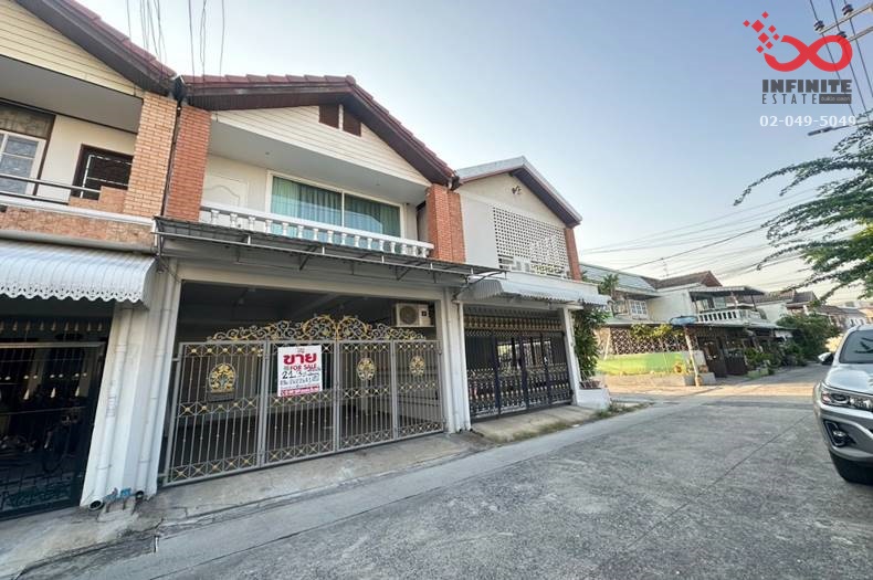 2-story townhouse for sale, Sutthisan - Ratchadaphisek, Soi Inthamara 41, Yu Charoen Village, newly renovated, near MRT Sutthisan.