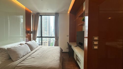 🔥Luxury condo for sale, newly renovated room Fully furnished, ready to move in immediately ✨The Address Sukhumvit 28 The Address Sukhumvit 28 📍 Potential location near BTS Phrom Phong.