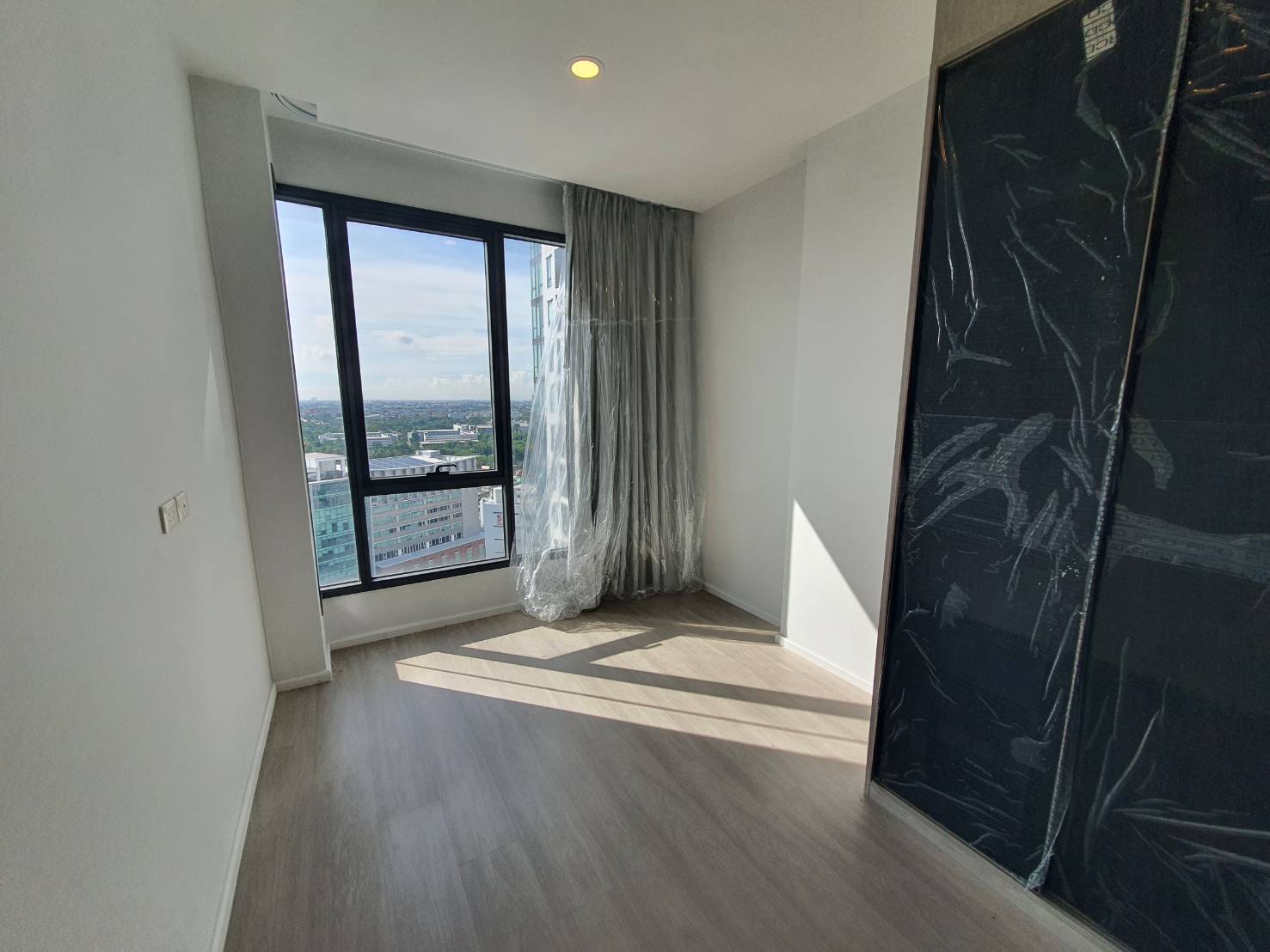 ขายคอนโด CIELA ศรีปทุม ห้อง 1 Bedroom Plus ห้องสูงวิวสวย ติด BTS บางบัว แบบเดิน 0 เมตร ไม่เคยอยู่มาก่อน
