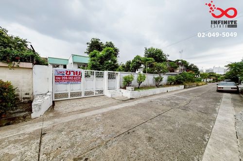 บ้านเดี่ยว 2 ชั้น ม.ชลนิเวศน์ ถนนประชาชื่น - งามวงศ์วาน จตุจักร ใกล้ทางด่วน 