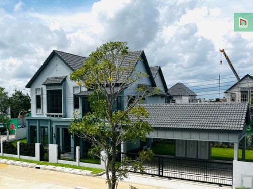 Luxury house for sale, Saransiri Thian Talay 30, large land 113 sq m, 13.5 million, has a separate guest house, 3 bedrooms, 4 bathrooms, installed solar cells. Usable area 264 sq m. South side receives very good wind.