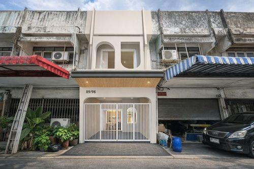 2-story townhouse for sale, Amornphan Village. (Newly renovated) Lat Phrao Wang Hin 74, size 18 square meters, 3 bedrooms, Lat Phrao Subdistrict, Lat Phrao District, Bangkok
