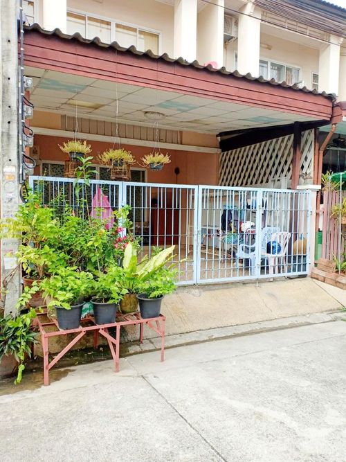 ขาย ทาวน์โฮม หมู่บ้านธนาภิรมย์ เพชรเกษม 69 21.3 ตร.วา 3 ห้องนอน 3 ห้องน้ำ บ้านสภาพดี 