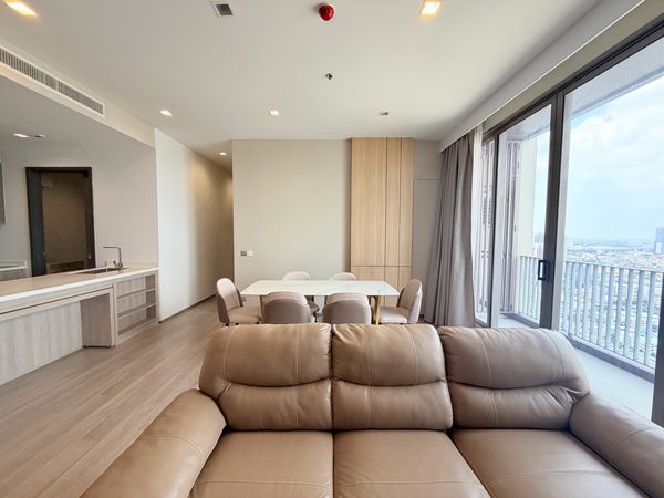 🎉For Rent ห้องว่างพร้อมให้เช่า คอนโด Rhythm เจริญกรุง 2 ห้องนอน 2 ห้องน้ำ + ห้องแม่บ้านหรือจะเป็นห้องเก็บของ | ⭐️วิวเอเชียทีค เดินไปโรงเรียน Shrewsbury เพียง 5 นาที อยู่ติดกับห้าง ส่วนกลางหรู 3 ชั้น | 租一套两居室公寓 | สอบถามหรือนัดชม ☎️โทร 0642369536