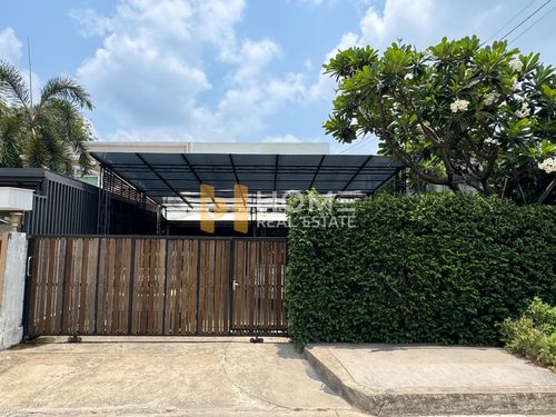Muang Thong Village 2/1 Soi Phatthanakan 74 / 4 Bedrooms (For Sale), Muang Thong 2/1 Village Phatthanakan 74 / 4 Bedrooms (FOR SALE) FON321