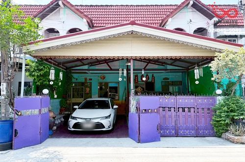 2-story townhouse for sale, 40 sq m, Sri Phet Village, Phetkasem 106, near Southeast Asia University.