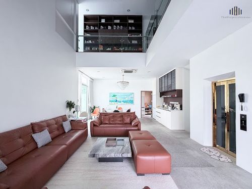 Only 200 meters from the entrance of the alley !New Corner Unit! 84 sq.wah – Luxury 3-storey detached house with private lift in Rama 9 Soi 55! 4 bedrooms, 5 bathrooms, 4 parking spaces, with maid’s room! Close to The Nine, Samitivej Hospital