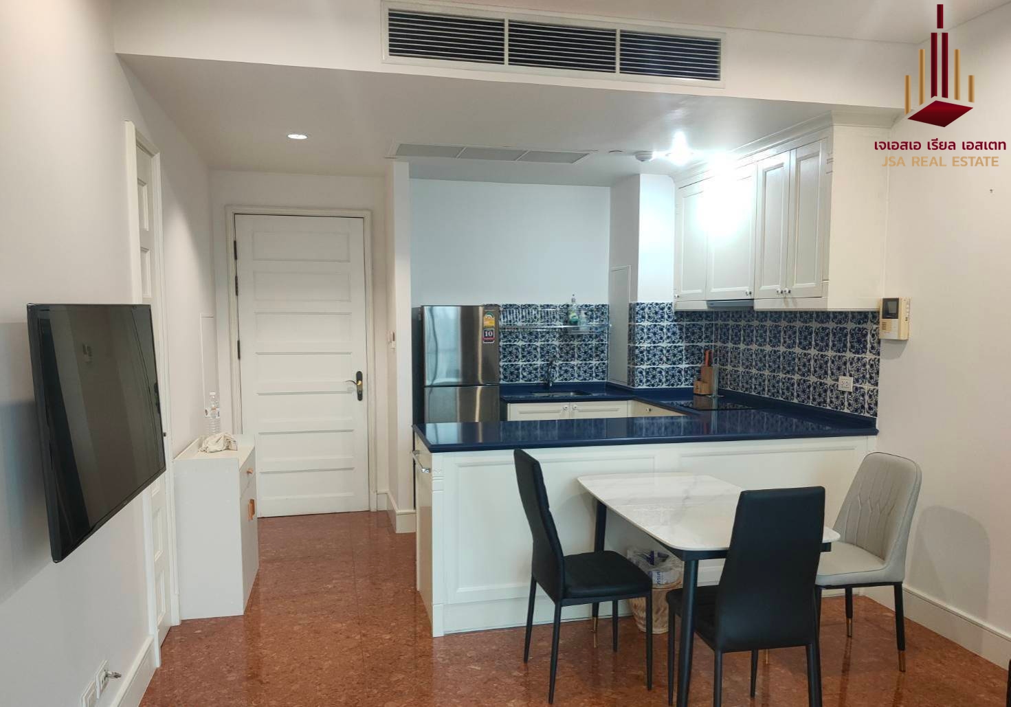 ✨ For Sale: Aguston Sukhumvit 22 Condo ✨  💰 Only 6,800,000  THB